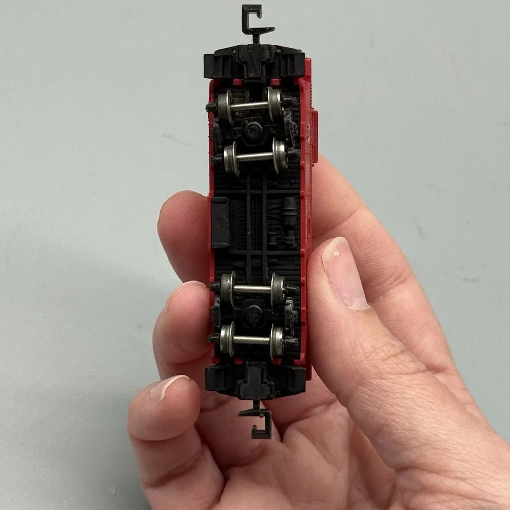 Vintage Bachmann N Scale Santa Fe ATSF 3799 Red Caboose Train Car Hong Kong